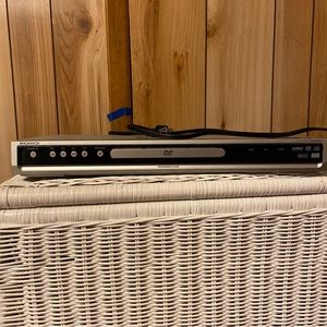 Magnavox DVD Player MWD7006 with remote